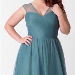 Long, sleeveless, teal, formal gown